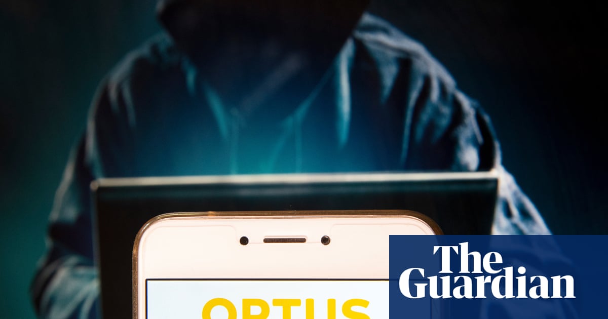 Select group of Optus customers should cancel licences and passports immediately, minister says