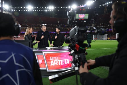 Arsenal manager Mikel Arteta speaks to Laura Woods and Martin Keown