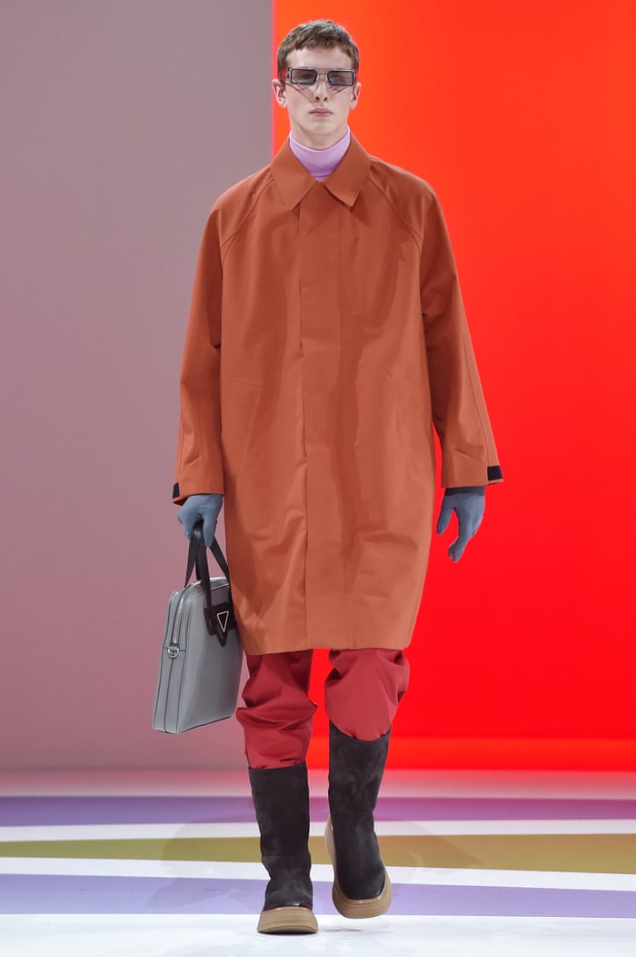 Prada Works Commuter Chic At Milan Men S Fashion Week Fashion