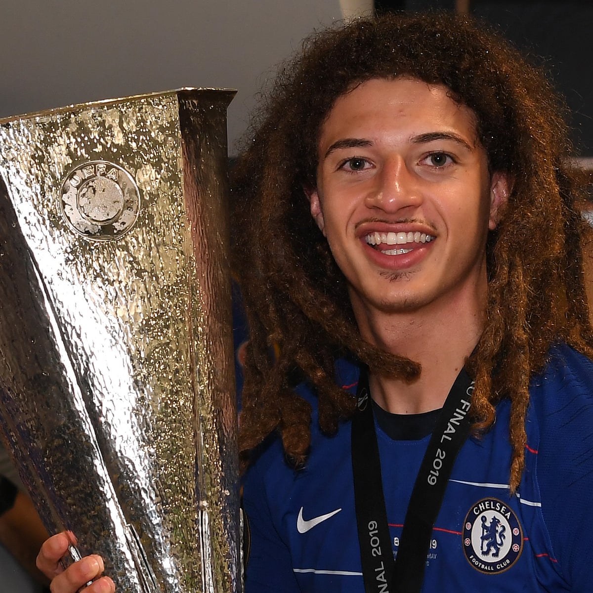 Aston Villa target loan move for Chelsea teenager Ethan Ampadu | Transfer window | The Guardian