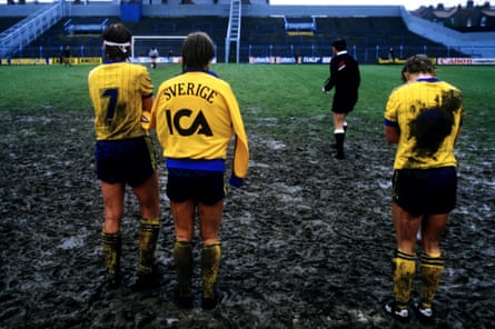 Sweden players during the 1984 shootout against England, which they won 4-3 to become champions.