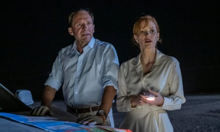Ralph Fiennes et Jessica Chastain dans The Forgiven