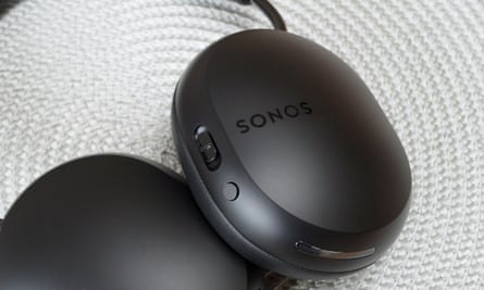 The playback and noise cancelling controls on the right ear cup of the Sonos Ace headphones