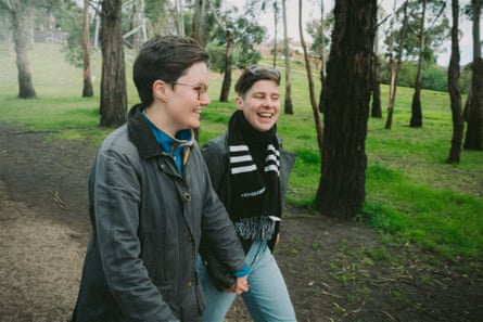 Miranda and Darcy Green walking in Melbourne, 2022
