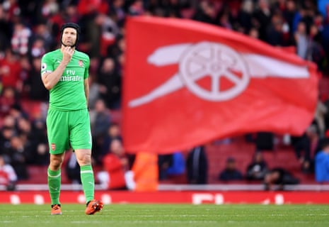 Petr Cech had a great game helping Arsenal beat Everton 2-0.