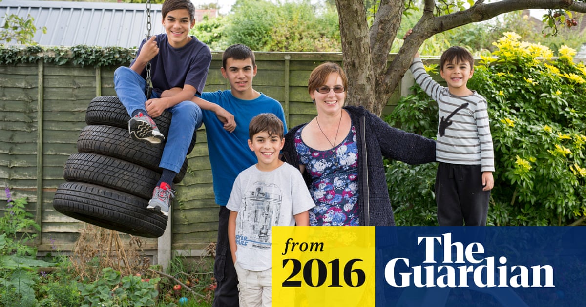 Rise of the home ‘unschoolers’ – where children learn only what they want to
