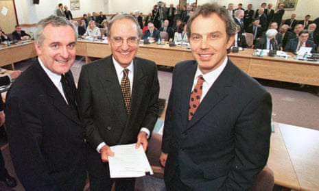 Irish prime minister Bertie Ahern, US senator George Mitchell and British prime minister Tony Blair on 10 April 1998 after signing the Good Friday agreement.