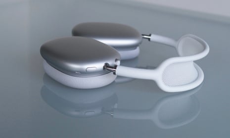 Matematik Ti år fusionere Apple AirPods Max review: stunning sound, painful price | Apple | The  Guardian