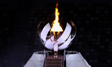 Naomi Osaka lights torch