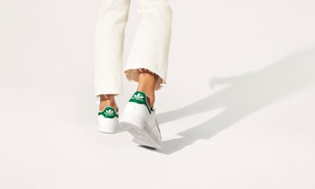 The new Adidas Stan Smith, Forever uses a fabric with 100% recycled polyester with recycled rubber soles