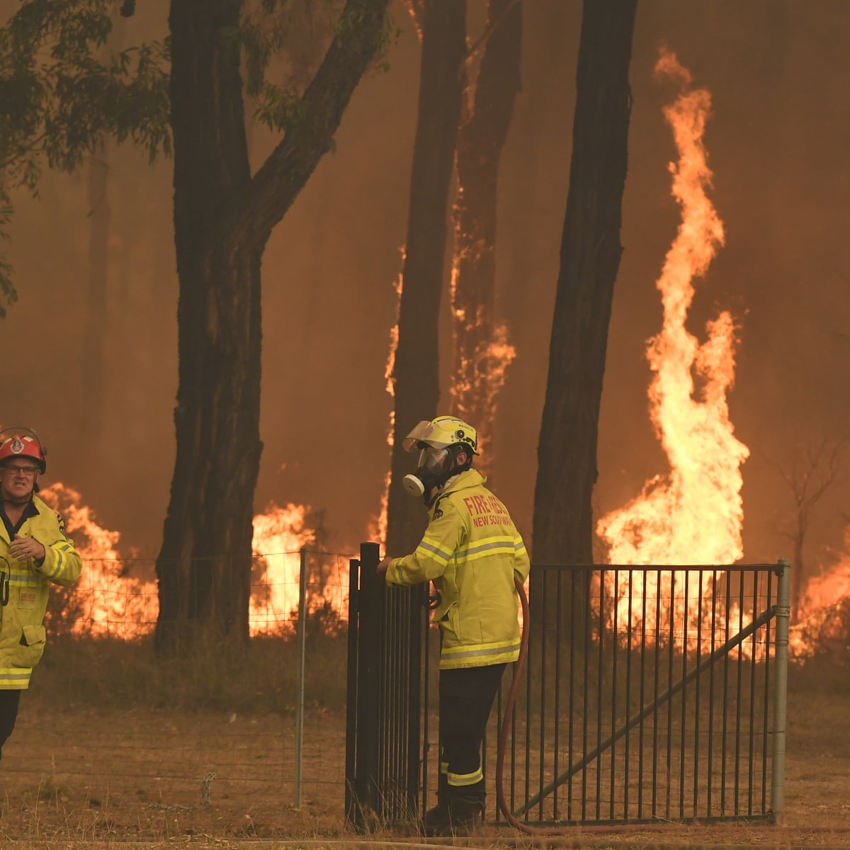 Bushfires Australia How You Can Donate And Help The Volunteer Firefighters Bushfires The Guardian
