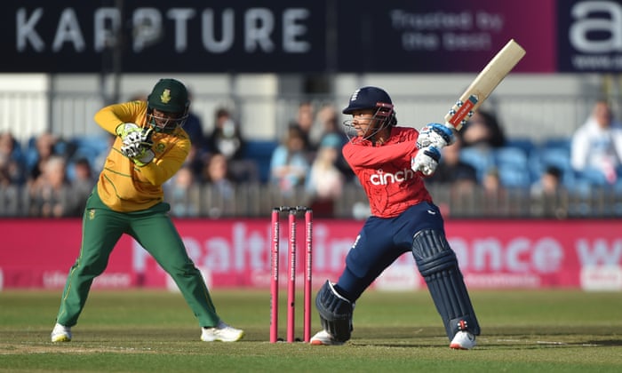 Sophia Dunkley watches the ball as it heads towards Laura Wolvaardt who takes a catch to dismiss the England batter.