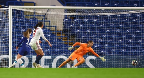 Sara Dabritz scores the second goal for Lyon! Chelsea are heading out.