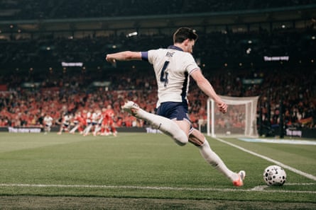 Declan Rice takes a corner for England against Wales at Wembley in October 2025