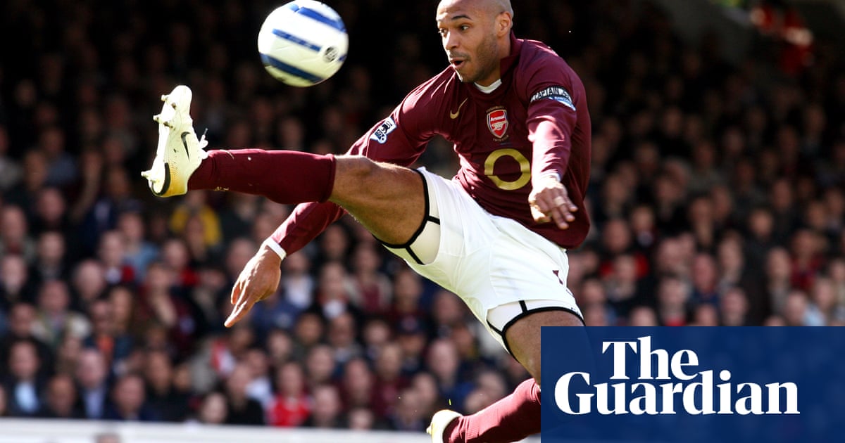 Бивш нападател на Арсенал изпитваше натиск поради критичния си баща