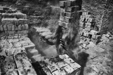 Blue Collar Workers of Bangladesh, a photograph by MD Tanveer Rohan