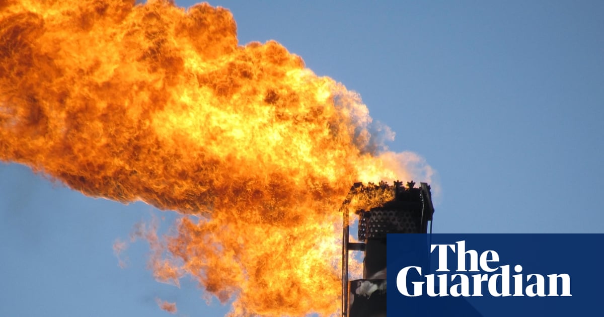 Gas flaring created 389m tonnes of carbon pollution last year, report finds