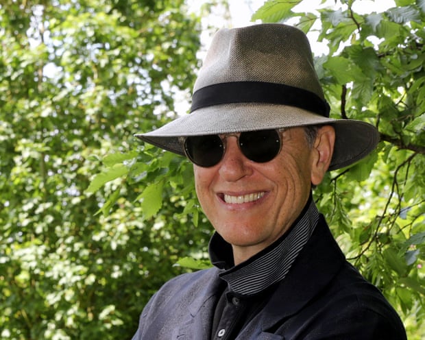 Richard E Grant