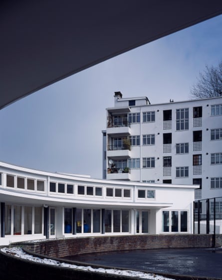 Kensal House nursery, with flats behind