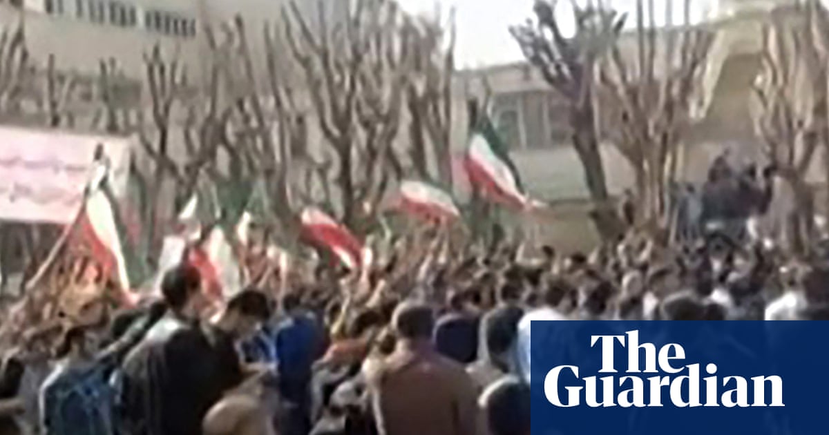 Iran willing to dilute uranium stockpile as fresh protests erupt