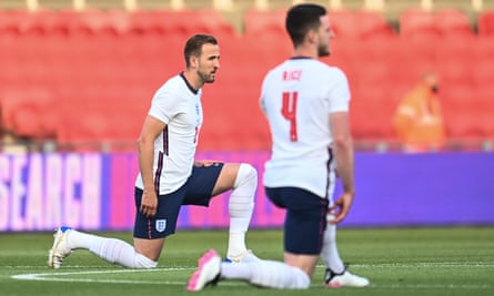 Harry Kane and Declan Rice take a knee before the friendly against Austria at Middlesbrough on 2 June