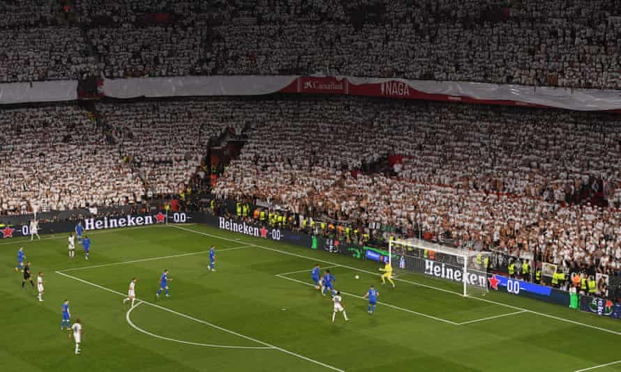 Eintracht Frankfurt v Rangers: Europa League final, extra time – live! | Europa League 7 Rafael Santos Borre of Eintracht Frankfurt scores his team’s equaliser.