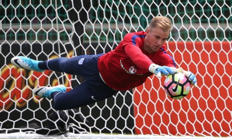Joe Hart will have a medical at West Ham on Monday and is expected to complete a season’s loan agreement from Manchester City.