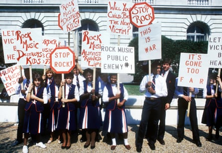 Protesters outside the Senate hearing at Capitol Hill, Washington, in September 1985.