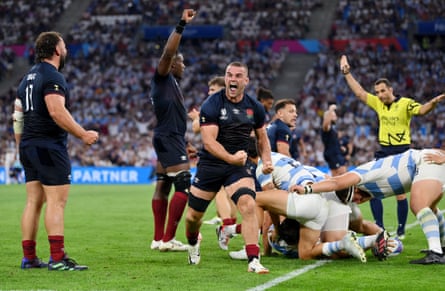 Ben Earl celebrates as the referee Mathieu Raynal awards a penalty to England during the World Cup group game against Argentina in Marseille