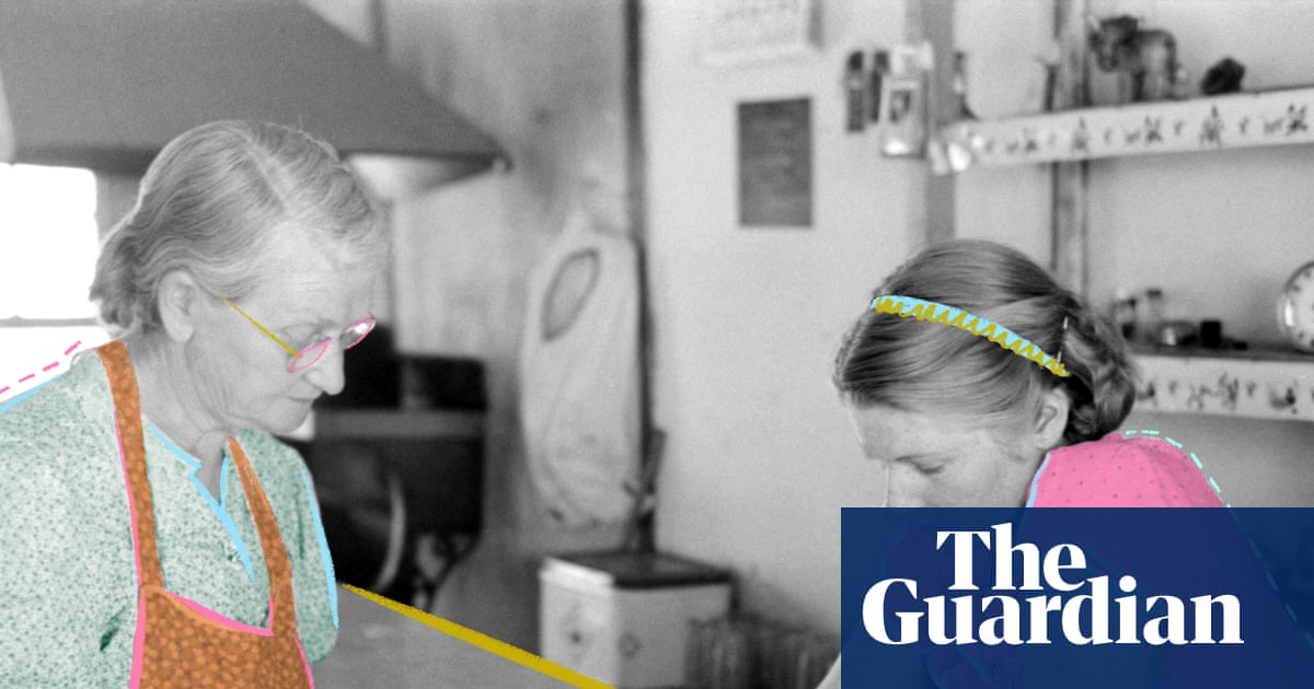 Kindness of strangers: The day of my mum’s funeral, the saleswoman at the stationery store made me feel less alone | Australian lifestyle Kindness of strangers: The day of my mum’s funeral, the saleswoman at the stationery store made me feel less alone | Australian lifestyle