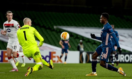 Eddie Nketiah opened the scoring against Dundalk with a neat dink.