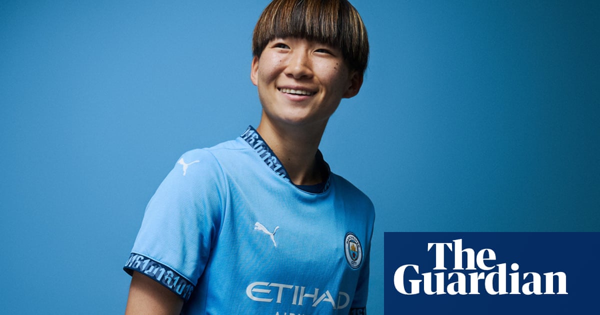 Manchester City Signs Aoba Fujino