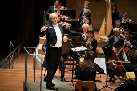 Iván Fischer conducts the Berlin Philharmonic in Mahler and Strauss.