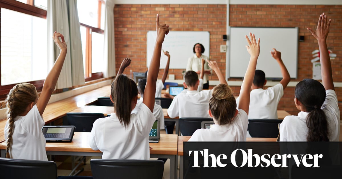 One in 10 UK teachers forced to do second jobs ‘to keep eating’ amid rising costs