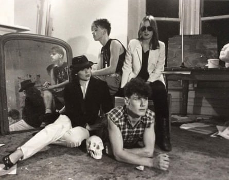 Starmer posing with university friends in 1982