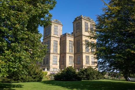 Bess of Hardwick’s 1597 Hardwick Hall in Derbyshire pioneered the use of glass.