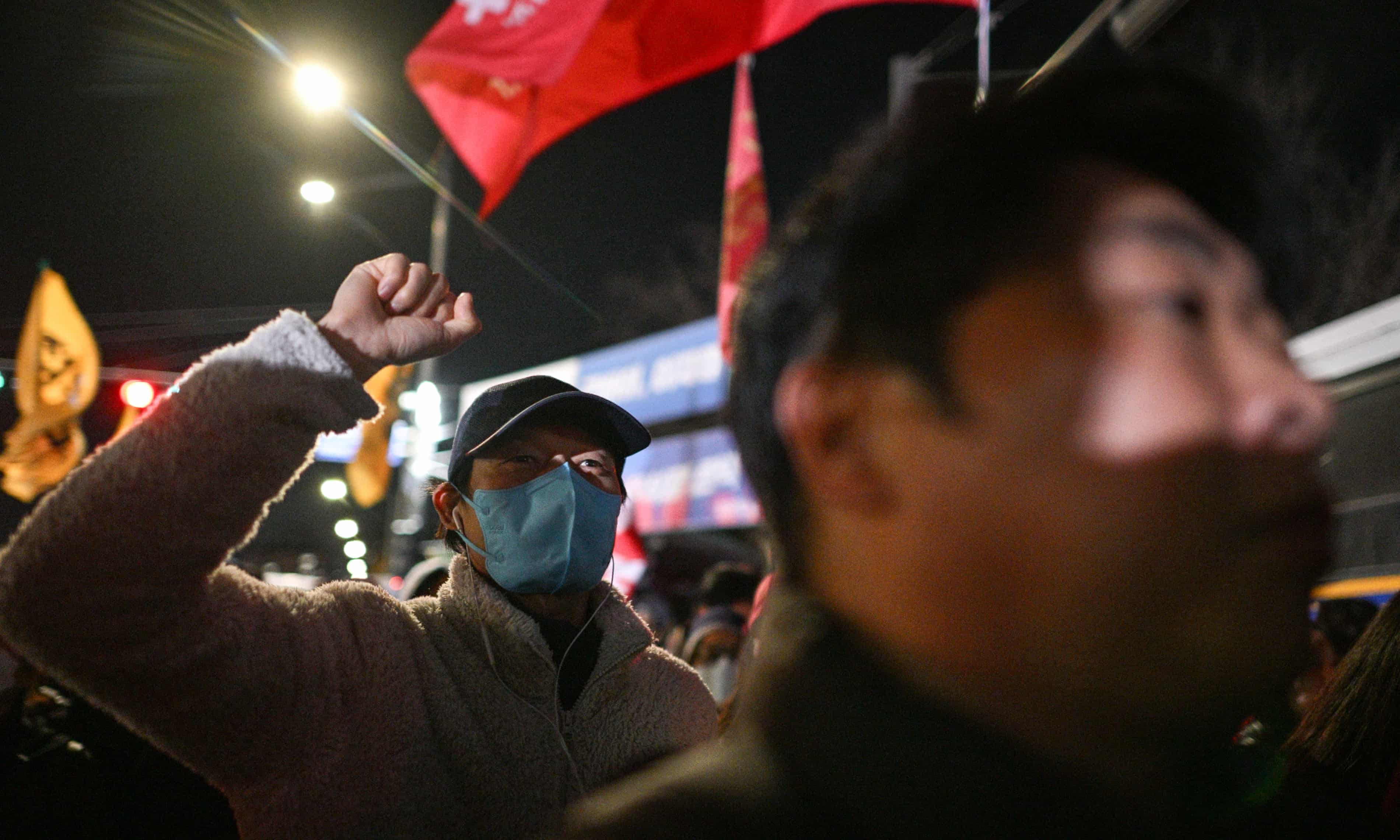 South Korea’s president lifts martial law in the face of united opposition (theguardian.com)