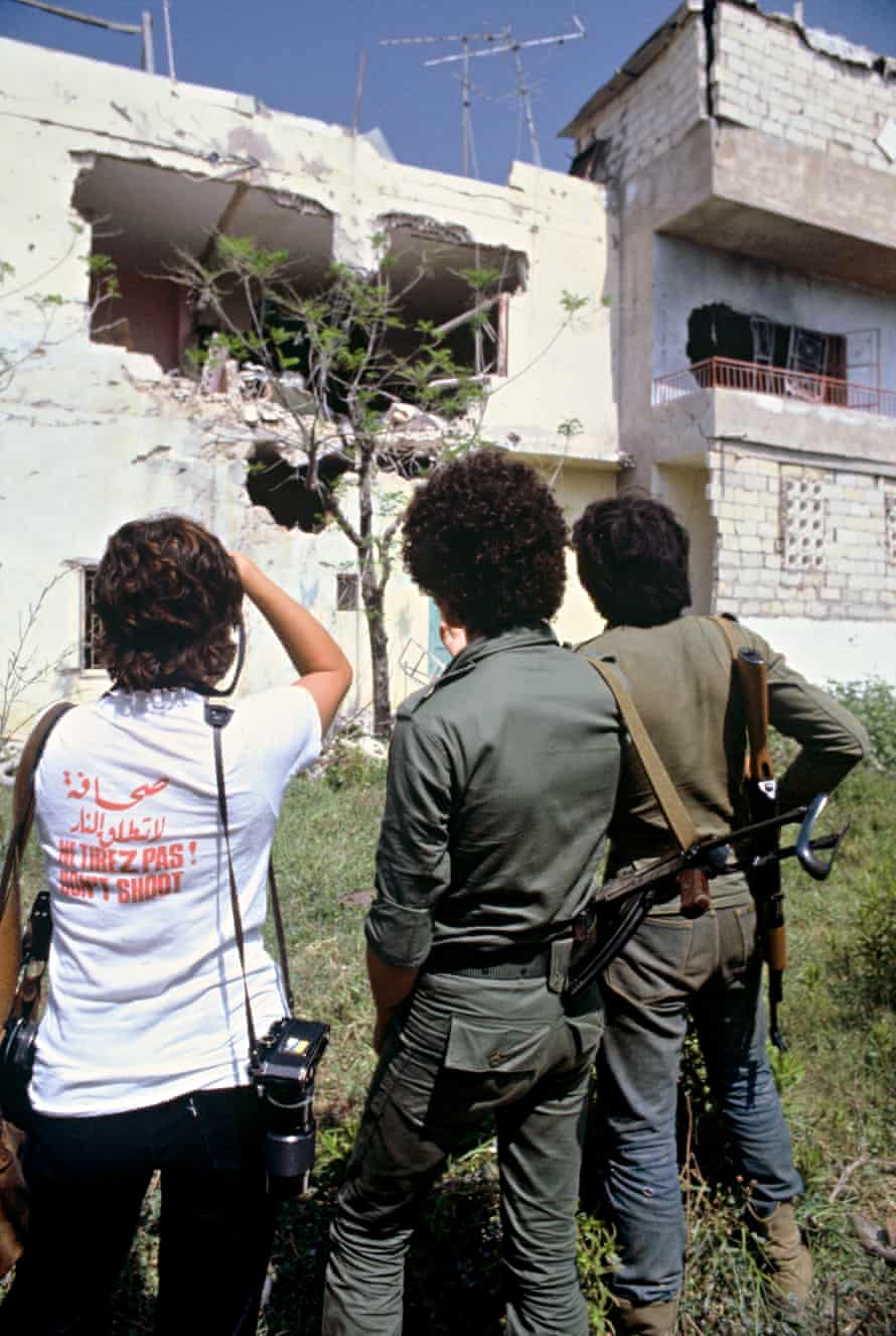 A European photographer wearing the ‘Don’t shoot’ T-shirt in Beirut, 1982.