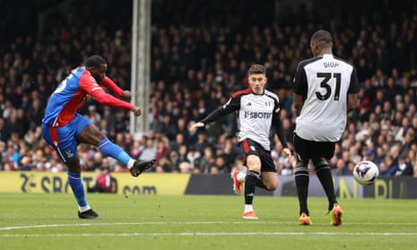 Jeffrey Schlupp scores Crystal Palace’s equaliser in their 1-1 draw against Fulham