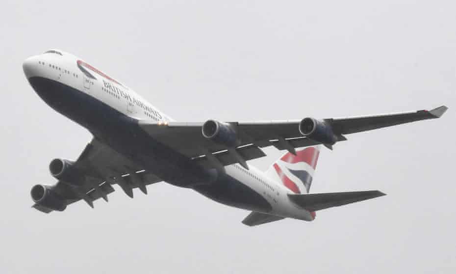 One of the 747s performs a flypast over Heathrow on its final flight
