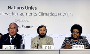 Edna Bomo Molewa (right), South African minister of environmental affairs, at the Paris climate change conference last year, with China’s Xie Zhenhua and India’s Prakash Javadekar.