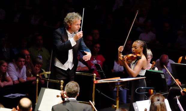 Thomas Søndergård conducts Tai Murray (on violin) and the BBC National Orchestra of Wales