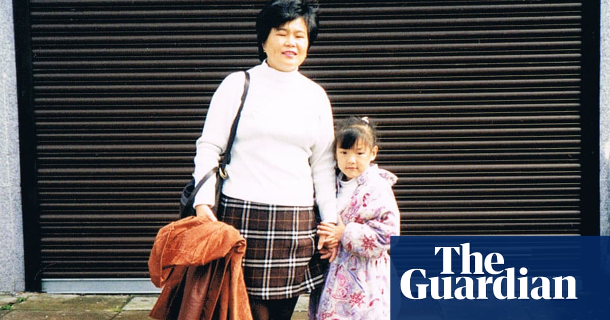 Scalding oil, racist prank calls and endless ‘lid duty’: growing up in a Chinese restaurant