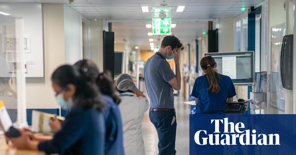 Overseas-trained doctors leaving the UK in record numbers