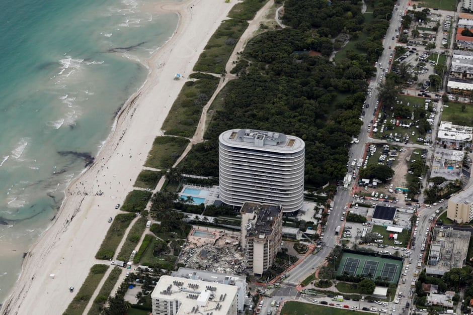 An aerial view showing the partially collapsed building in Surfside. Miami building collapse: one dead as rescue crews say 99 unaccounted for,123news