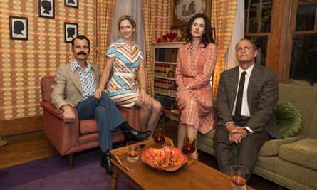 Justin Theroux, Judy Greer, Woody Harrelson and Lena Headey in White House Plumbers.