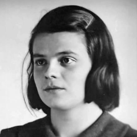 German student and anti-nazi political activist, Sophia Scholl (1921-1943).