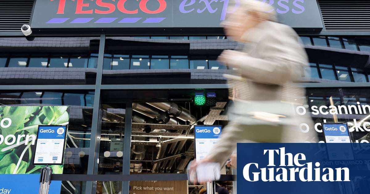 Tesco could face empty shelves over pay dispute, Unite union says