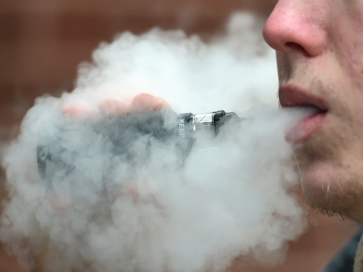 Smokers in England to be offered vaping kits to help them quit ...