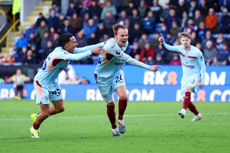 Mikkel Damsgaard celebrates